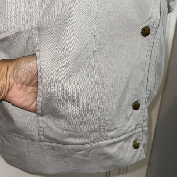 Vintage 80s Sasson Military Camp Light Gray Sleeveless Snap Up Cotton Denim Vest - Picture 4 of 8